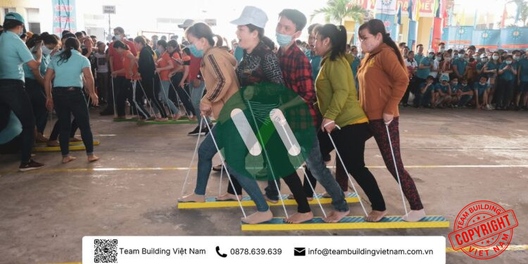 Cho thuê đôi dép khổng lồ chơi team building