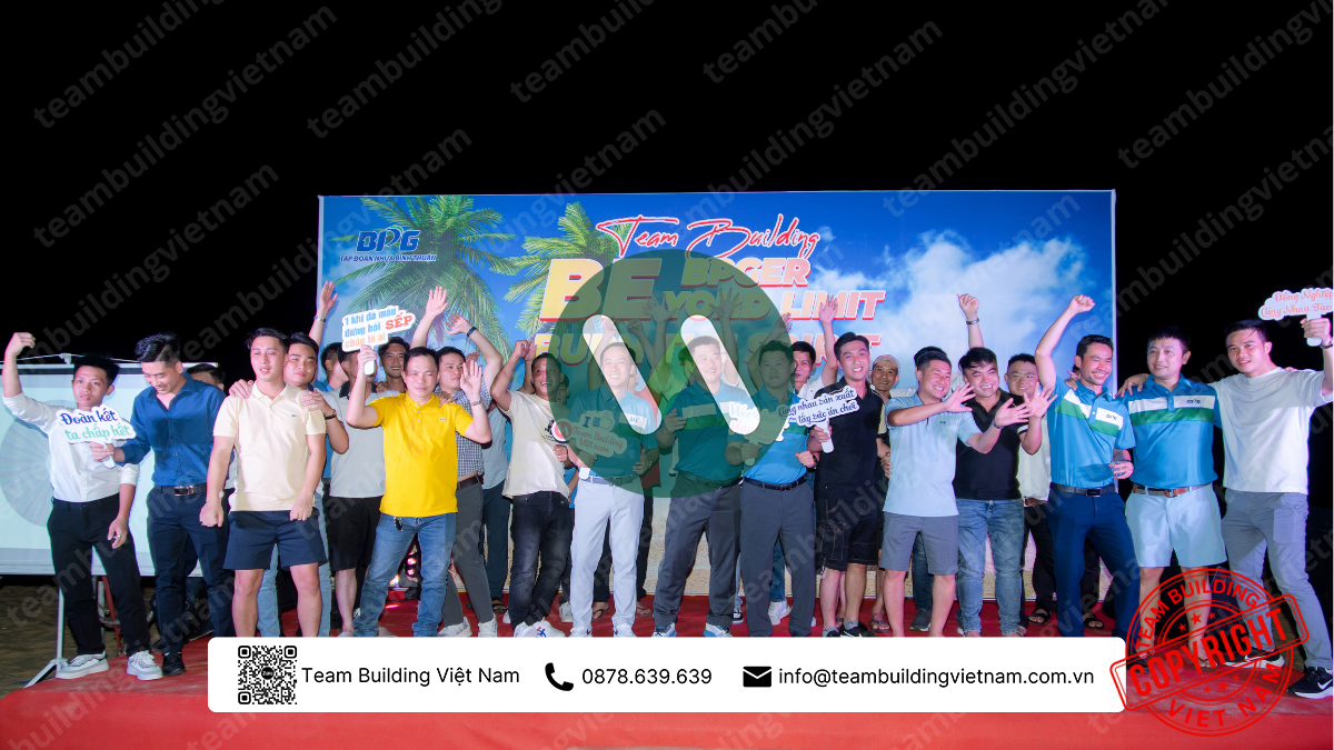 Đêm tiệc Gala Dinner hoành tráng với hải sản tươi ngon trong tour team building Phan Thiết trọn gói.
