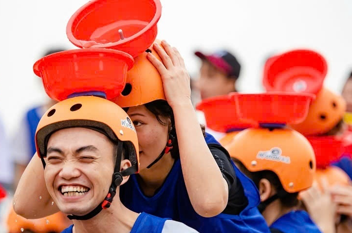 Trò chơi team building "Đưa nước về nguồn" tại bãi biển Quảng Ngãi, hoạt động gắn kết đội nhóm hiệu quả