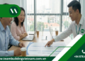Buổi tư vấn và thảo luận về báo giá tổ chức team building trọn gói giữa doanh nghiệp và đơn vị tổ chức chuyên nghiệp.